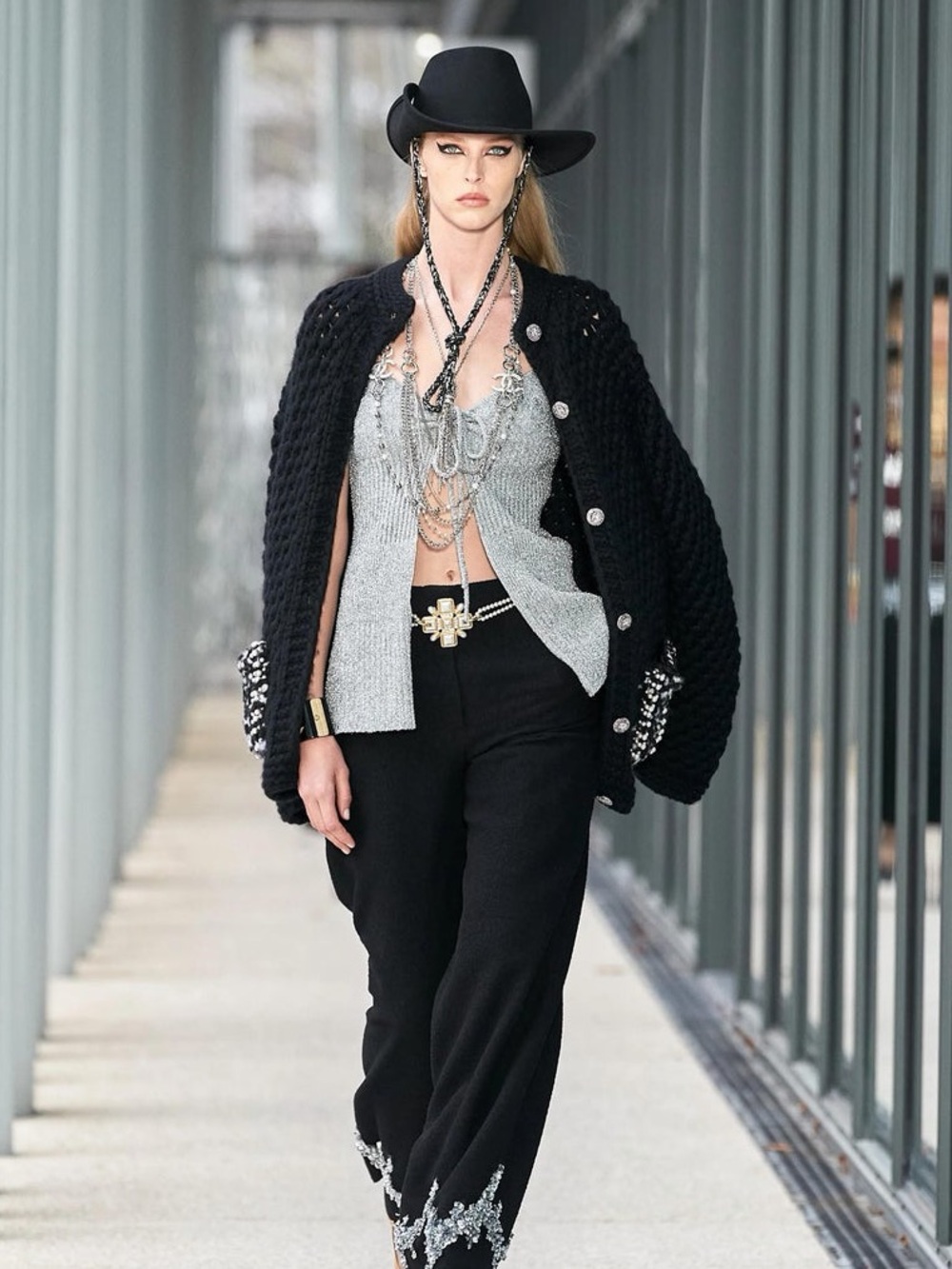 CHANEL black wool 2022 22A FLORENCE PEARL KNIT Jacket black&multicolor sz 36 NWT - Picture 7 of 16